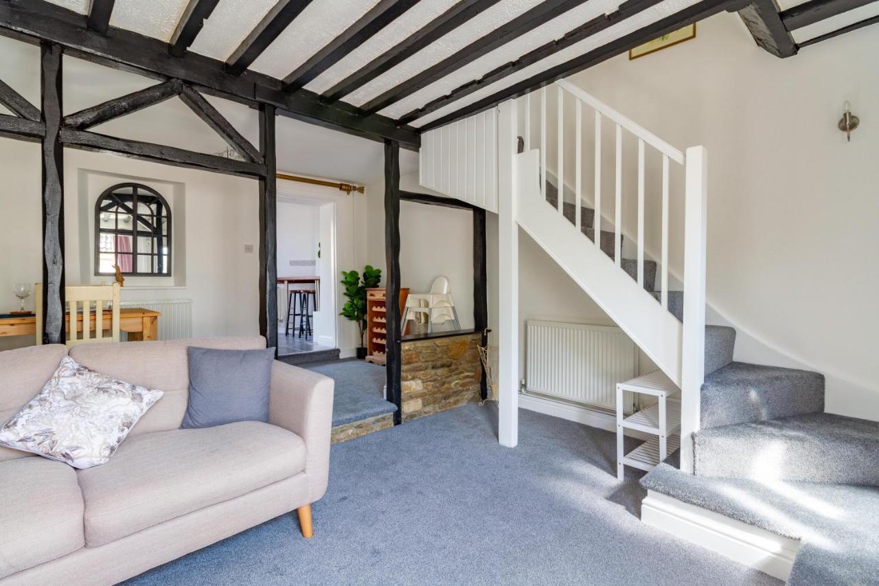 Family Friendly Cottage With Bunk Beds And Courtyard Malmesbury Eksteriør bilde