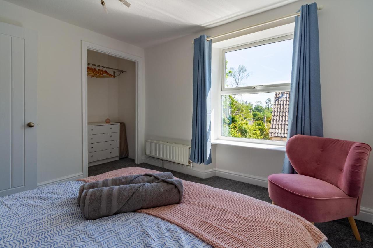 Family Friendly Cottage With Bunk Beds And Courtyard Malmesbury Eksteriør bilde